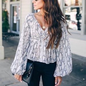 Vici snake print top